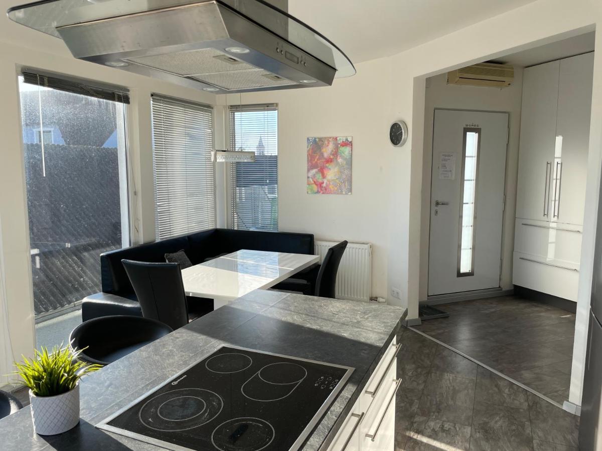 Cozy Apartment Next Outlet Center & Airport With Pool & Garden Parndorf Exterior foto
